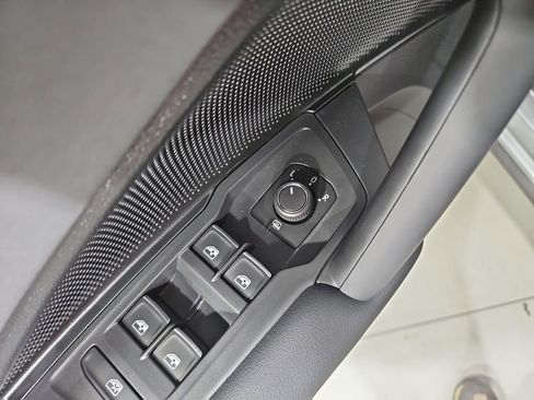 New 2026 Volkswagen Tiguan SE AWD/4WD image 11