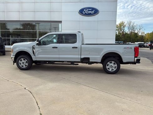 New 2026 Ford F250 XLT image 2