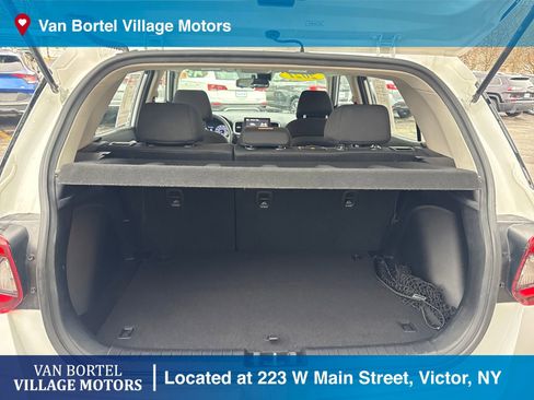 Used 2021 Hyundai Venue SE image 25