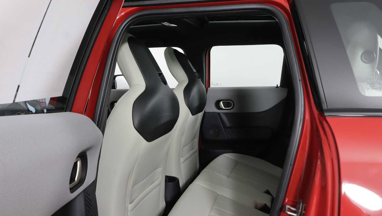 Used 2026 MINI Cooper 4-Door Hardtop FWD image 12