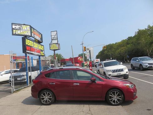 Used 2017 Subaru Impreza 2.0i Limited AWD/4WD image 9