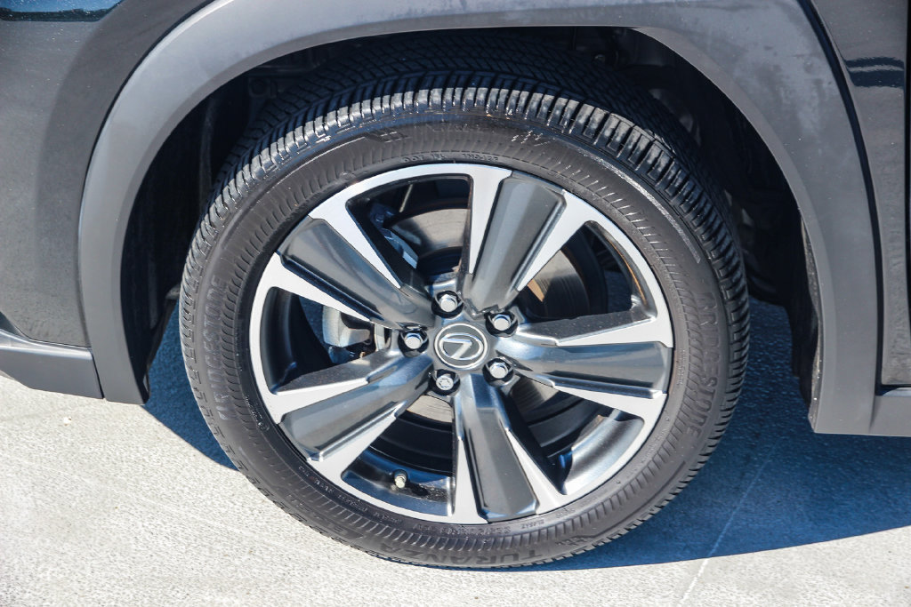 Certified 2024 Lexus UX 250h FWD image 11