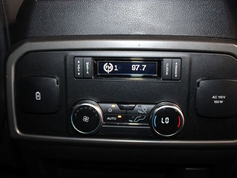 Used 2020 Ford Expedition XLT w/ Equipment Group 202A RWD image 34