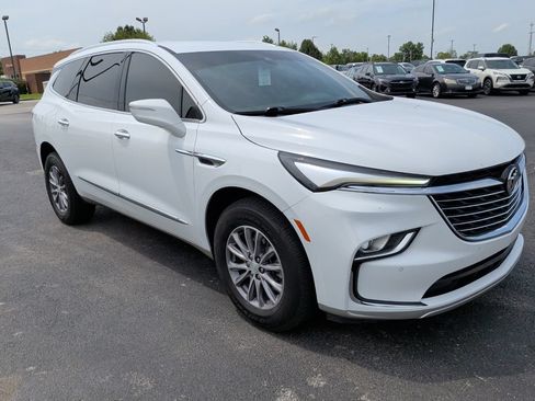 Used 2022 Buick Enclave Essence AWD/4WD image 2