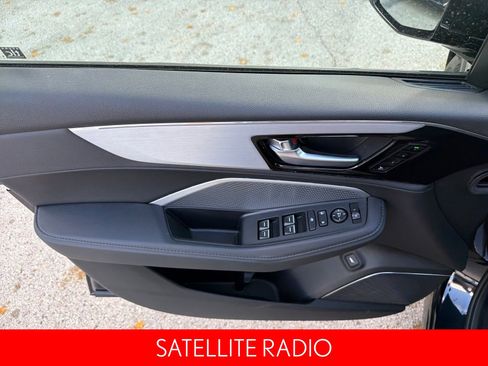 Used 2025 Acura MDX SH-AWD image 19