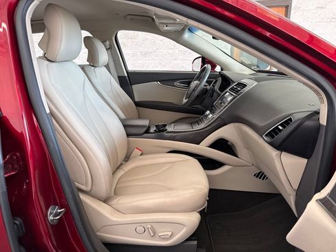 Used 2019 Lincoln Nautilus Select AWD/4WD image 51