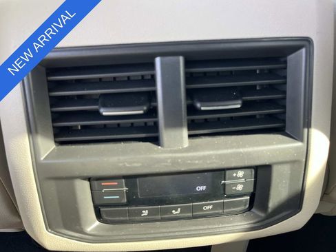 Used 2023 Volkswagen Atlas SE image 16