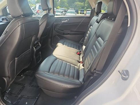 Used 2024 Ford Edge SEL AWD/4WD image 11