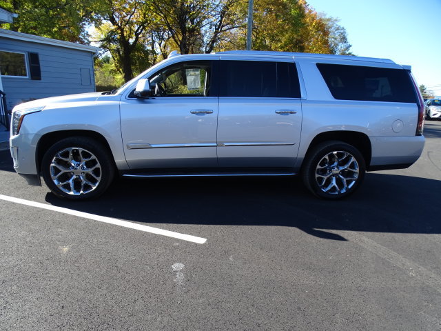Certified 2018 Cadillac Escalade ESV Luxury AWD/4WD image 20