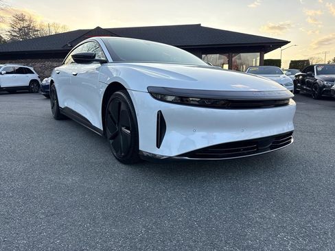 Used 2024 Lucid Air Touring image 13