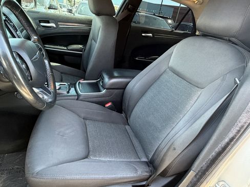 Used 2020 Chrysler 300 Touring w/ Sport Appearance Package RWD image 10
