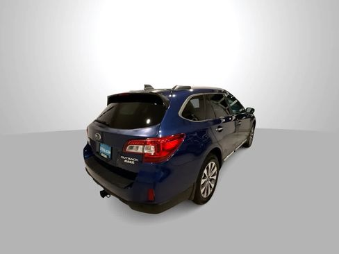 Used 2017 Subaru Outback 2.5i Touring w/ Popular Package #5A AWD/4WD image 8