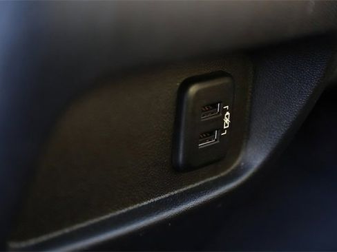 Used 2018 Cadillac XT5 Luxury w/ Driver Awareness Package image 12