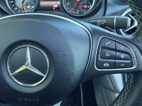 Used 2018 Mercedes-Benz GLA 250 4MATIC image 27