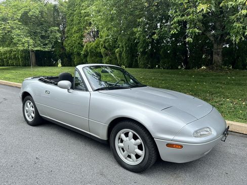 Used 1990 MAZDA MX-5 Miata RWD image 33