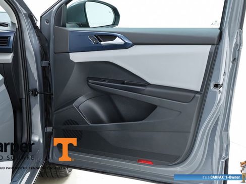 Used 2023 Volkswagen Taos SE w/ Panoramic Sunroof Package image 69