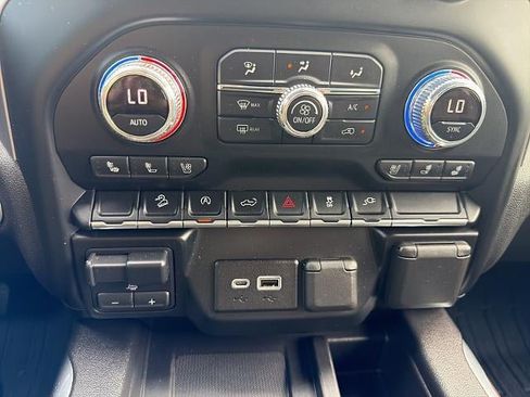 Used 2019 GMC Sierra 1500 SLT w/ SLT Premium Package AWD/4WD image 33