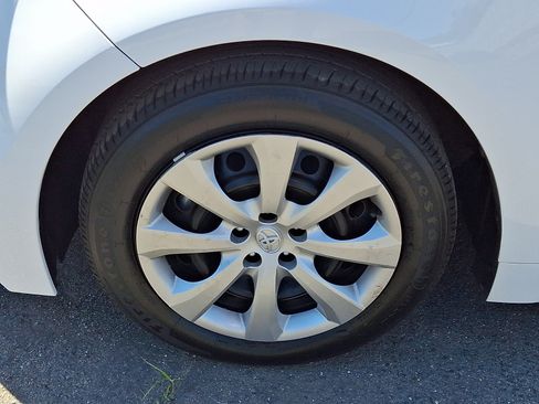 Used 2025 Toyota Corolla LE FWD image 10