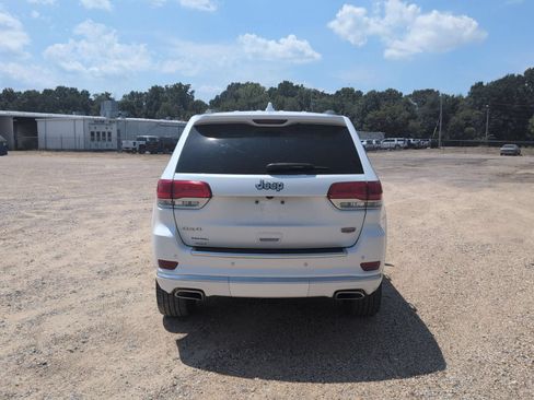 Used 2019 Jeep Grand Cherokee Summit AWD/4WD image 5
