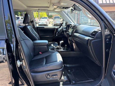 Used 2023 Toyota 4Runner TRD Off-Road Premium w/ Moonroof Package AWD/4WD image 25
