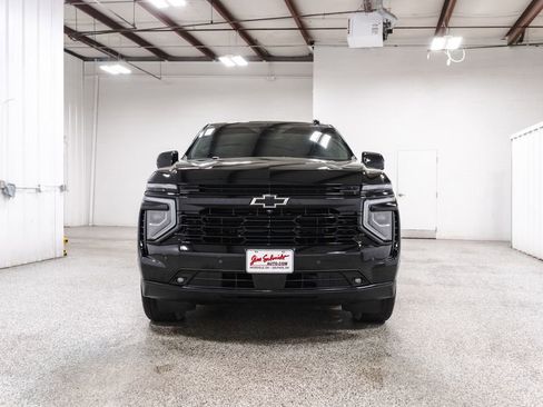 Used 2026 Chevrolet Suburban RST w/ Comfort Package AWD/4WD image 2