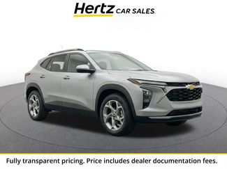 Used 2025 Chevrolet Trax LT FWD video 1