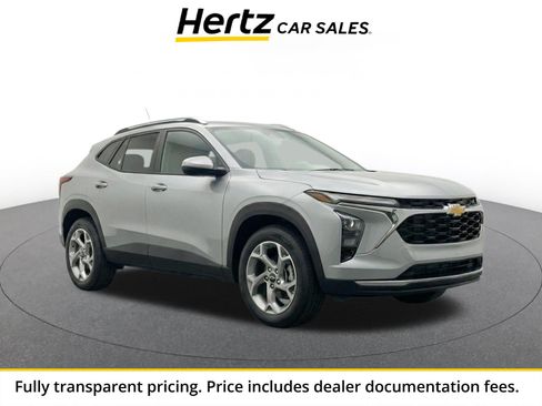 Used 2025 Chevrolet Trax LT FWD image 1