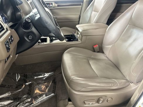 Used 2018 Lexus GX 460 w/ Navigation Package image 21