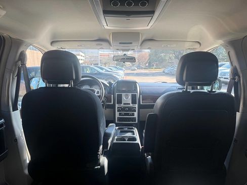 Used 2010 Chrysler Town & Country Touring Plus image 24