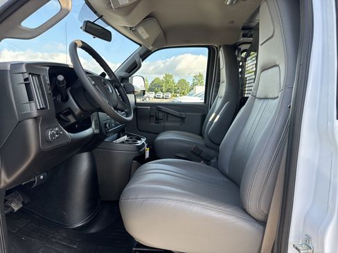 New 2025 GMC Savana 2500 w/ Driver Convenience Package image 16