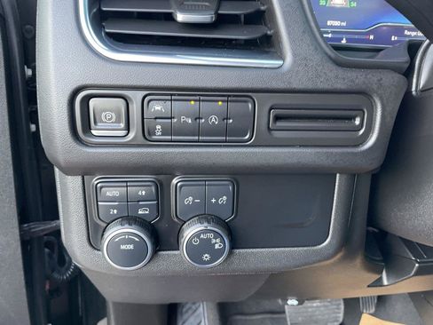 Used 2023 Chevrolet Suburban RST AWD/4WD image 23