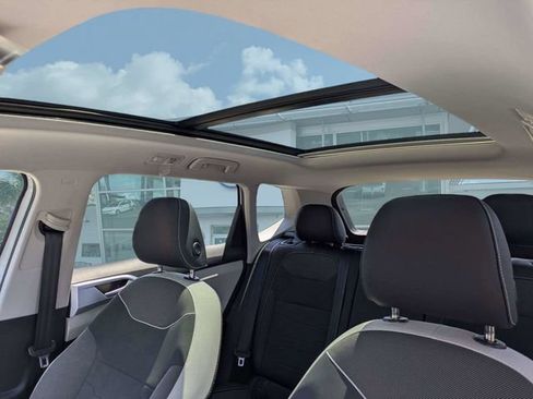 New 2026 Volkswagen Taos SE FWD image 22