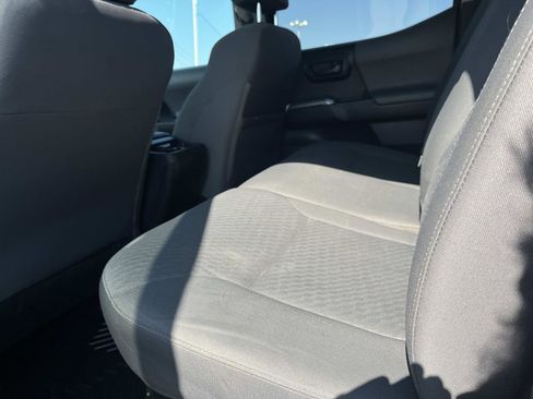 Used 2022 Toyota Tacoma SR5 AWD/4WD image 22