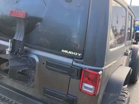 Used 2016 Jeep Wrangler Unlimited Rubicon image 16