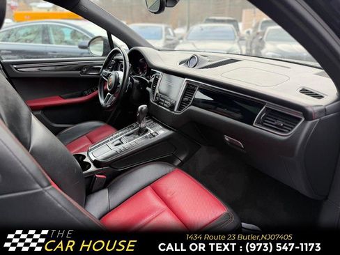 Used 2017 Porsche Macan image 25