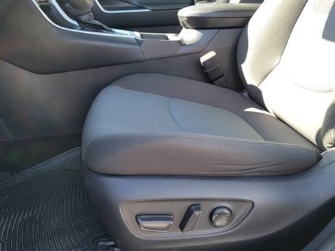 Used 2024 Toyota RAV4 XLE image 20