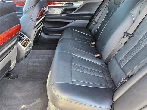 Used 2017 BMW ALPINA B7 xDrive image 17