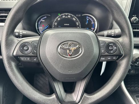 Used 2025 Toyota RAV4 LE image 17
