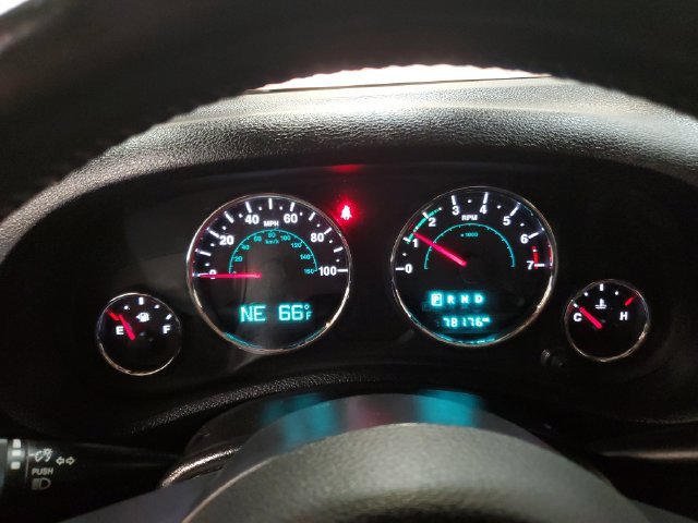 Used 2015 Jeep Wrangler Unlimited Sport w/ Connectivity Group AWD/4WD image 17