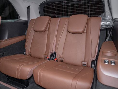 New 2026 Mercedes-Benz GLS 450 4MATIC image 13