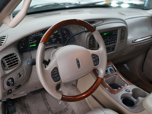 Used 2002 Lincoln Navigator 4WD image 22