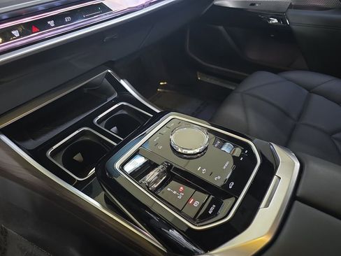 Used 2023 BMW 740i w/ Parking Assistance Package image 26