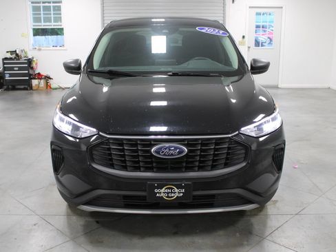 Used 2025 Ford Escape Active AWD/4WD image 3