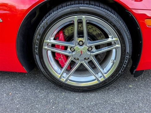 Used 2007 Chevrolet Corvette Z06 w/ Preferred Equipment Group RWD image 32