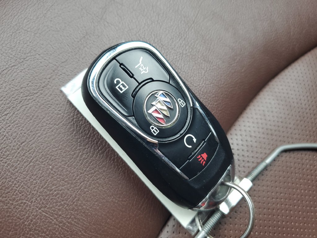 Used 2020 Buick Enclave Avenir w/ Avenir Technology Package FWD image 29