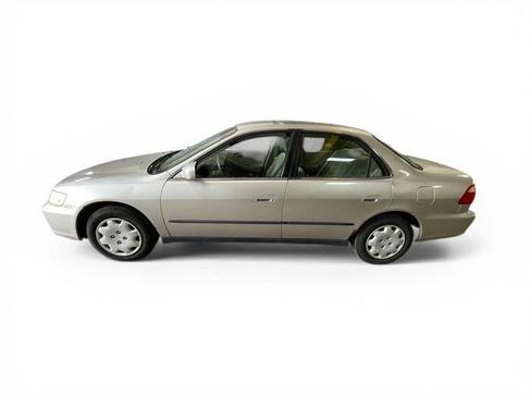 Used 1999 Honda Accord LX image 2