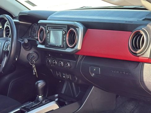Used 2018 Toyota Tacoma SR5 image 24