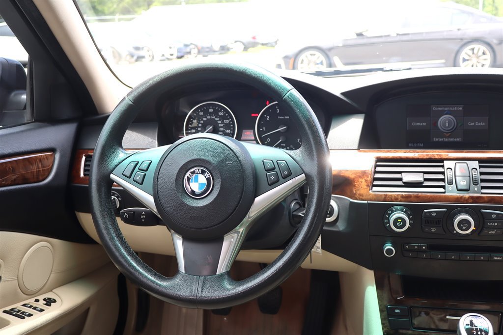 Used 2008 BMW 550i Sedan w/ Sport Pkg RWD image 14