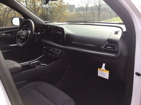 New 2026 Chevrolet Traverse LT w/ Driver Confidence Package image 26