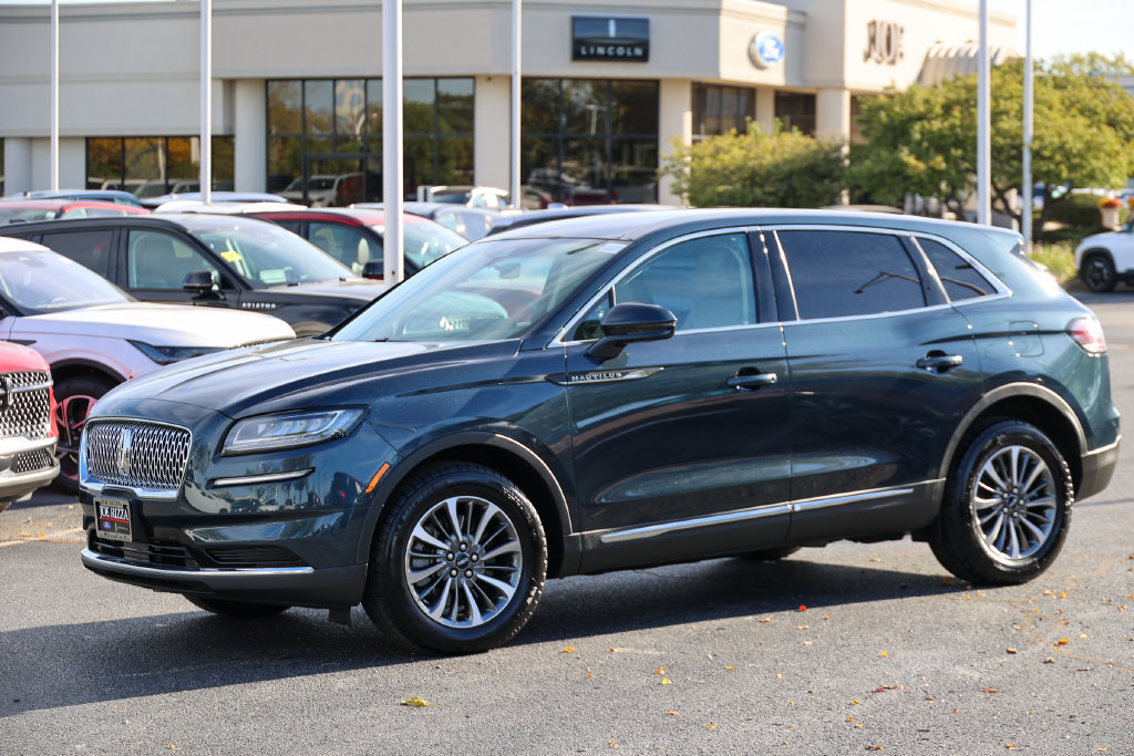 Used 2023 Lincoln Nautilus AWD w/ Premium Package image 17